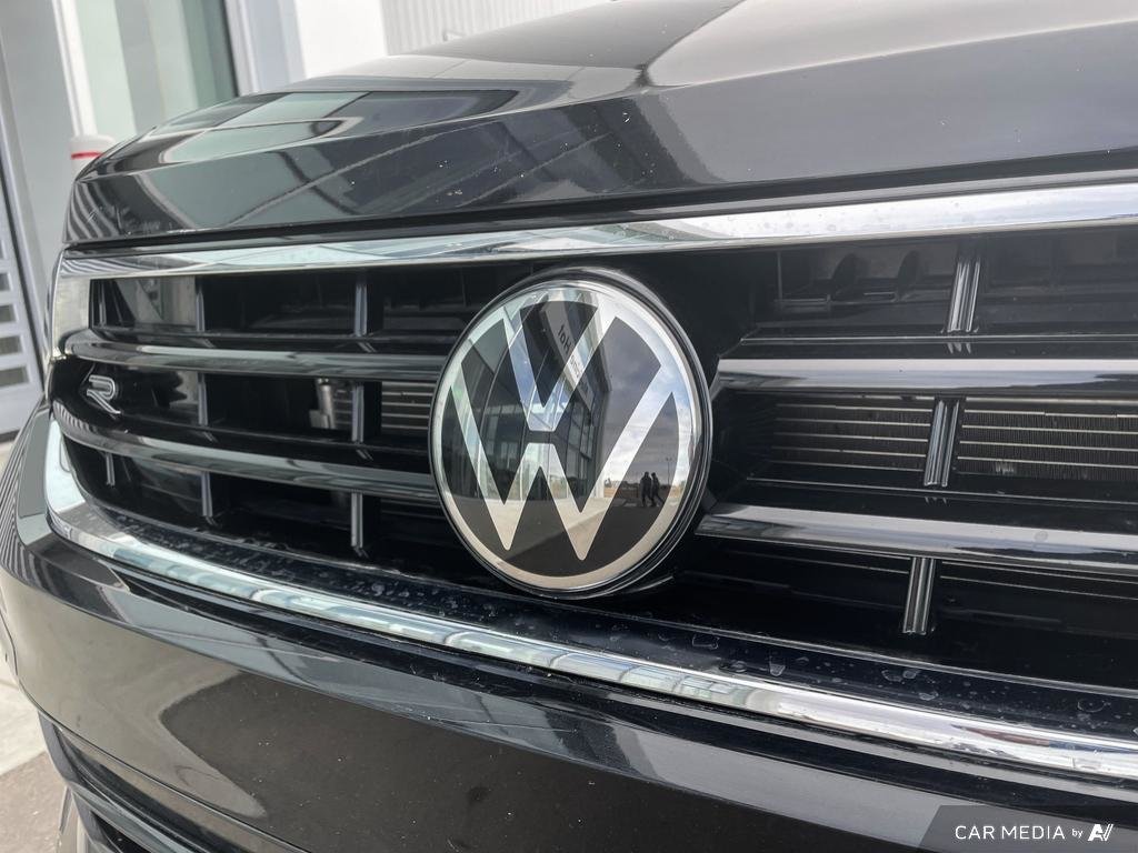 2024 Volkswagen Tiguan Comfortline R-Line Black Edition R-Line Style, Heated Seats, Safety Tech, Low KM
