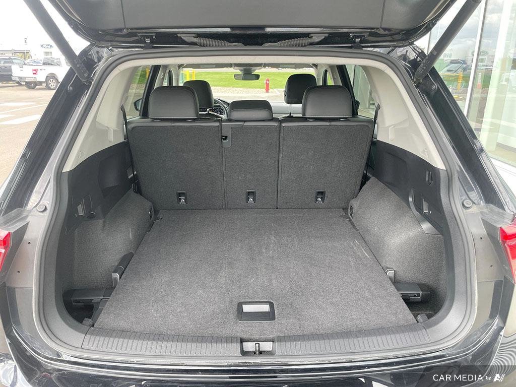 2024 Volkswagen Tiguan Comfortline 2024 Tiguan Comfortline — Where Style Meets Everyday Comfort.