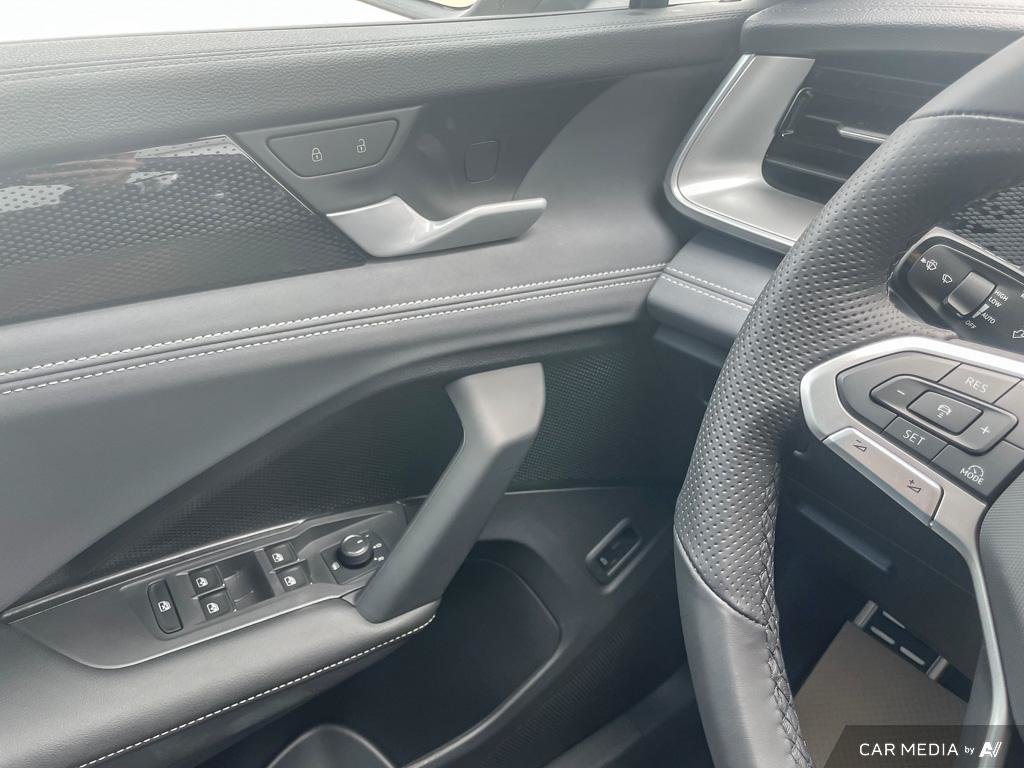2025 Volkswagen Tiguan Comfortline R-Line Black Edition