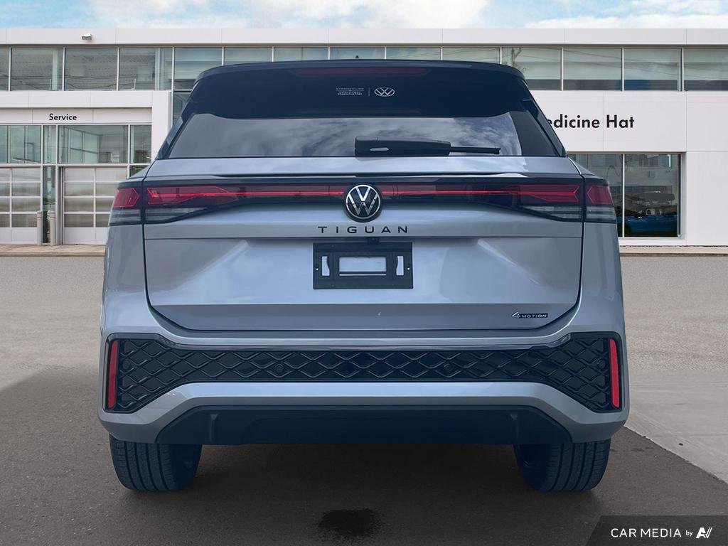 2025 Volkswagen Tiguan Comfortline R-Line Black Edition
