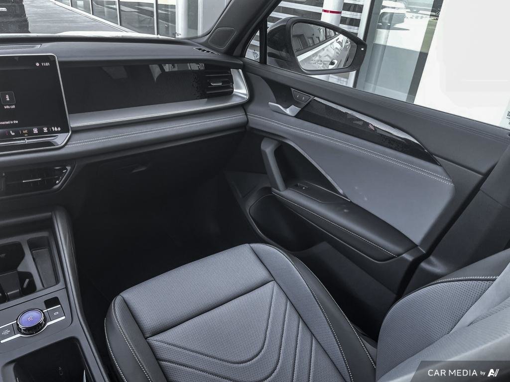 2025 Volkswagen Tiguan Comfortline R-Line Black Edition
