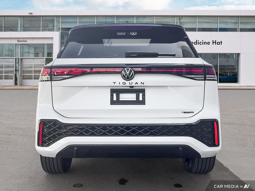 2025 Volkswagen Tiguan Comfortline R-Line Black Edition
