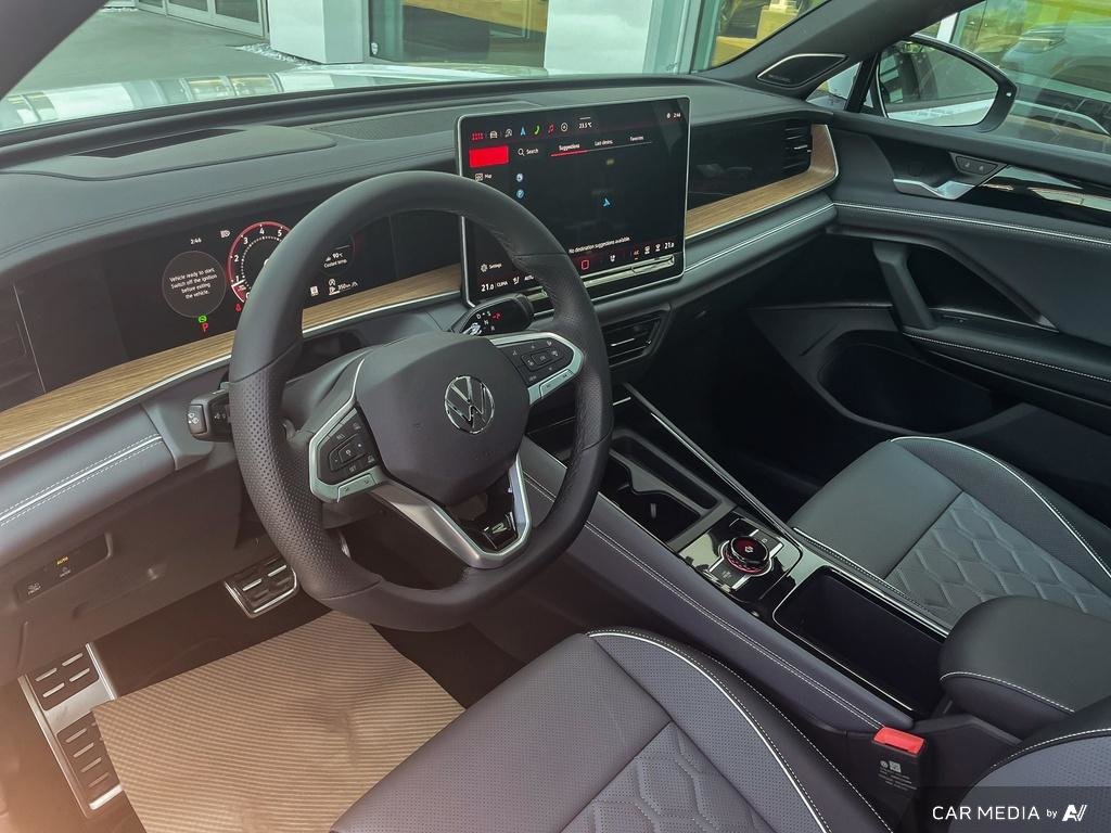2025 Volkswagen Tiguan Highline R-Line