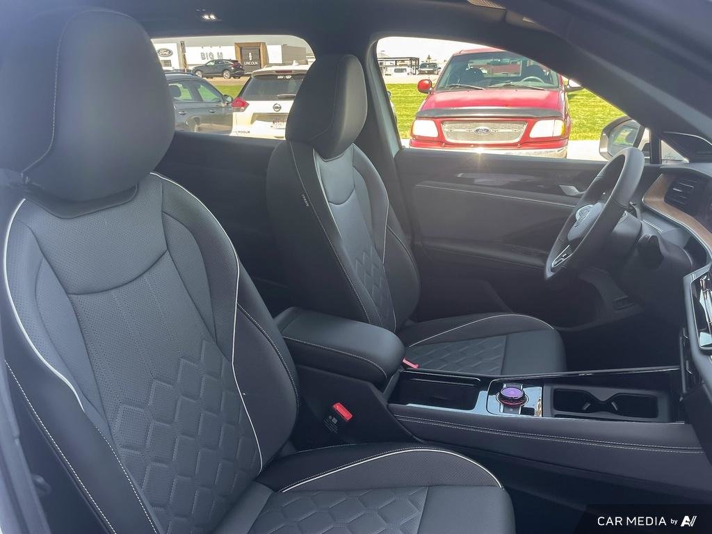 2025 Volkswagen Tiguan Highline R-Line