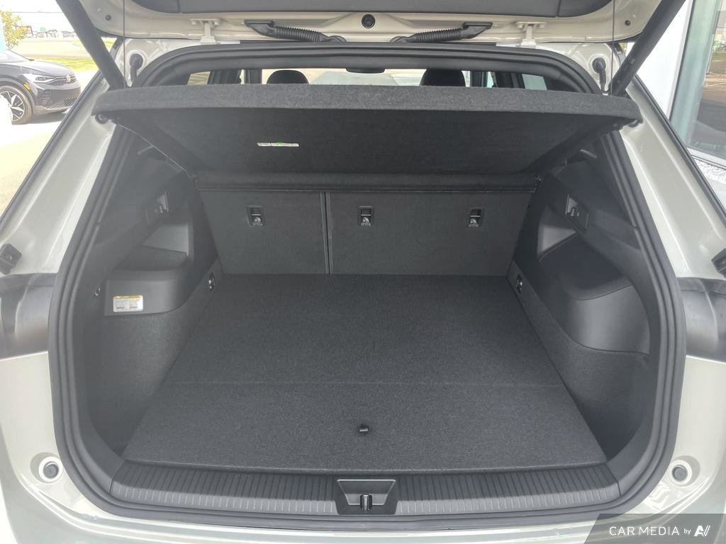 2025 Volkswagen Tiguan Comfortline R-Line Black Edition