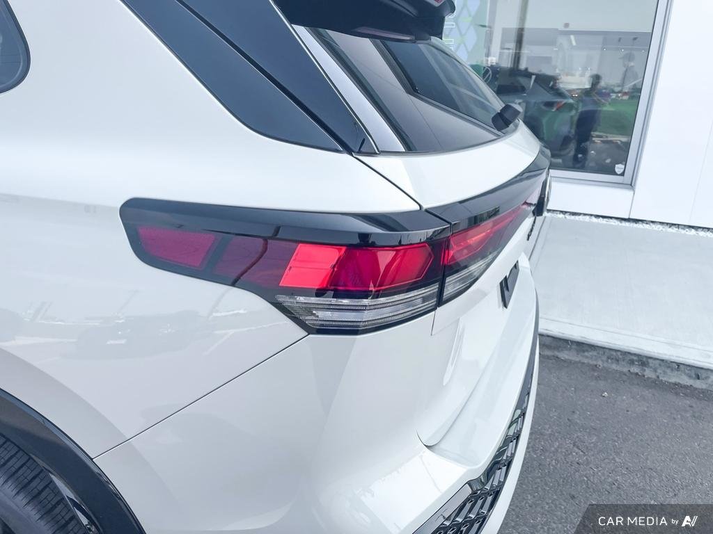 2025 Volkswagen Tiguan Comfortline R-Line Black Edition