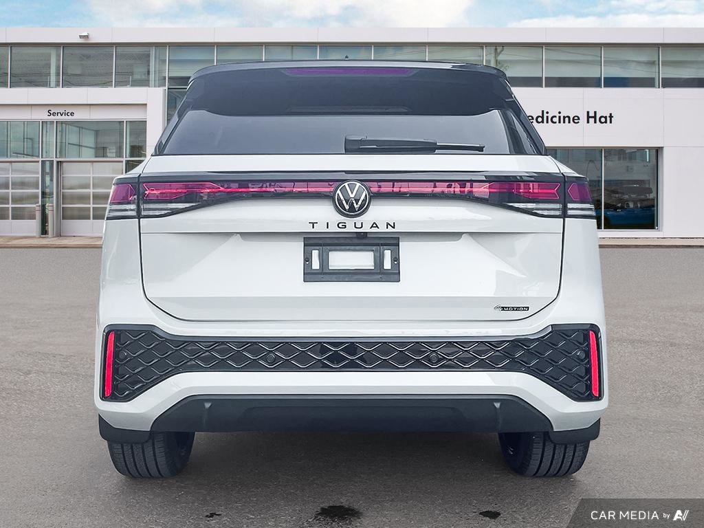 2025 Volkswagen Tiguan Comfortline R-Line Black Edition