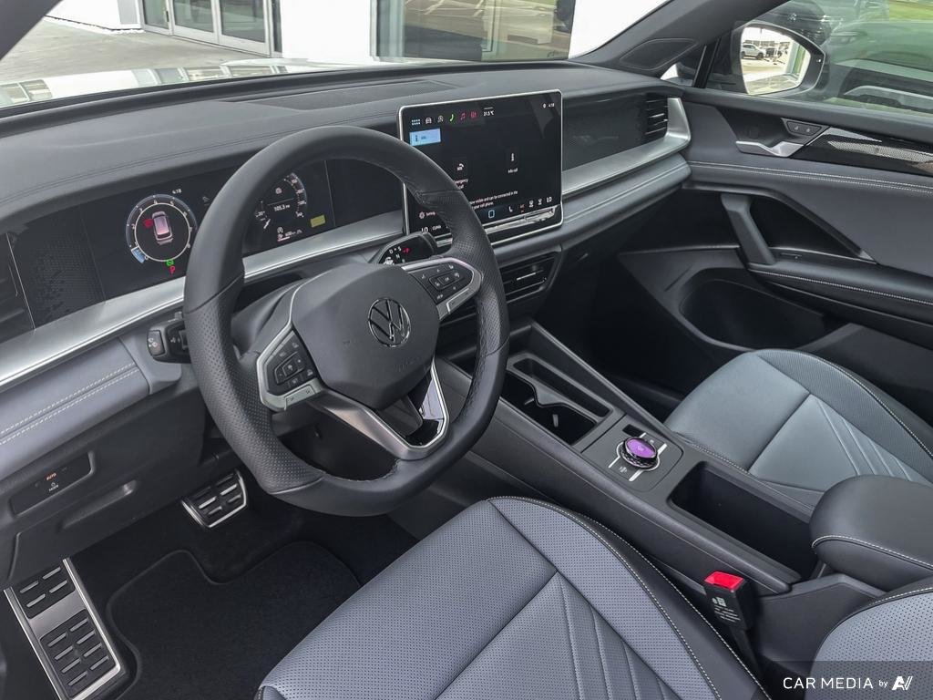 2025 Volkswagen Tiguan Comfortline R-Line Black Edition