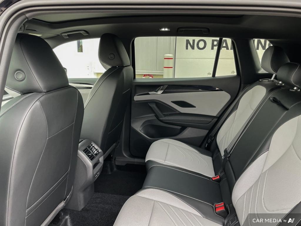 2025 Volkswagen Tiguan Comfortline R-Line Black Edition