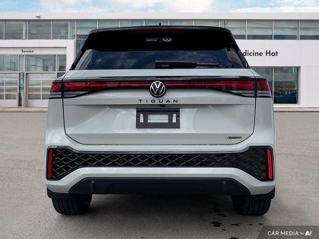 2025 Volkswagen Tiguan Comfortline R-Line Black Edition