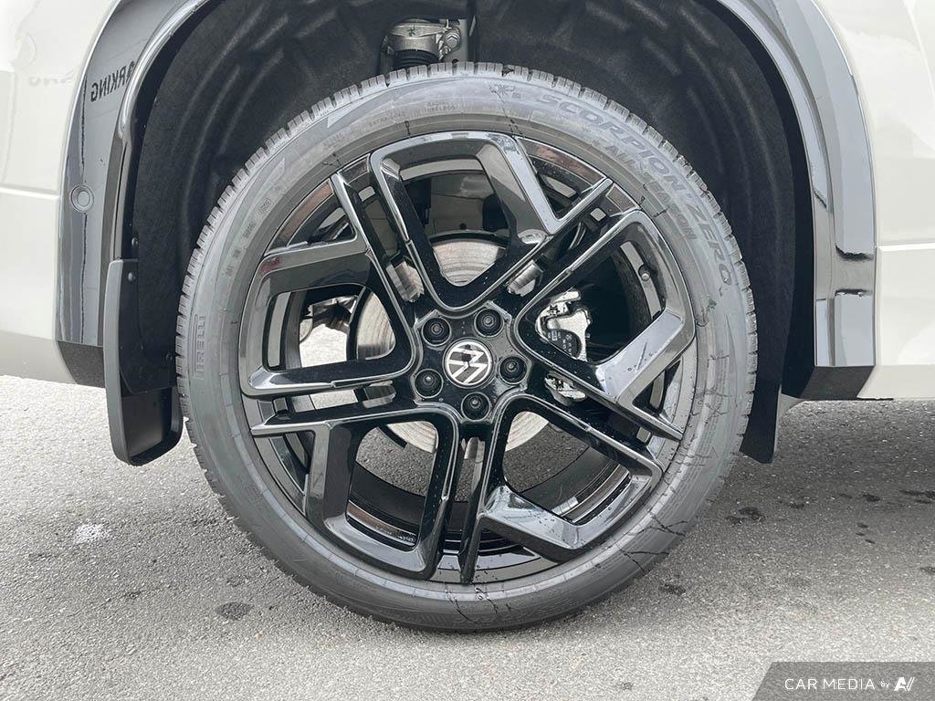 2025 Volkswagen Tiguan Comfortline R-Line Black Edition