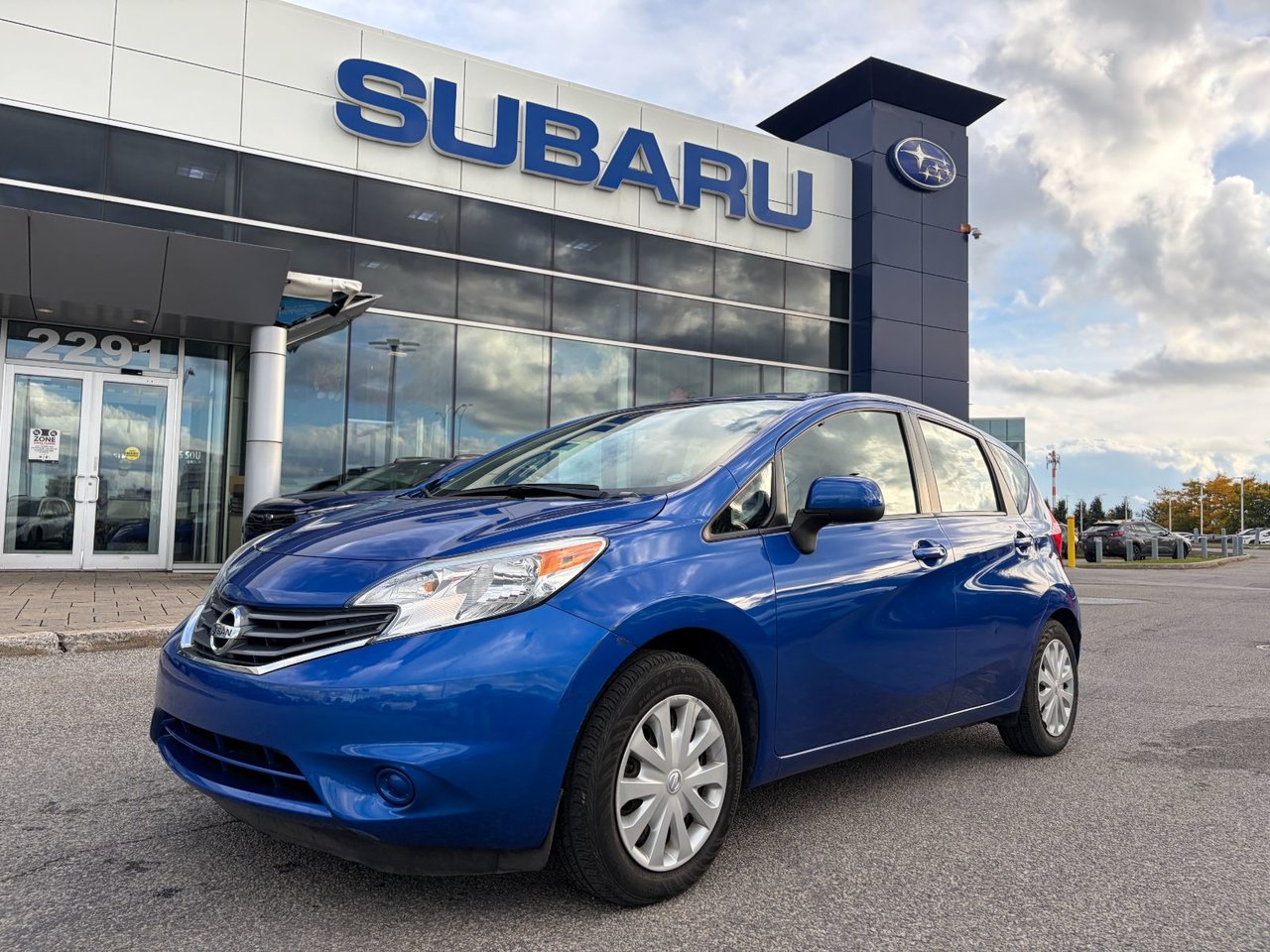 Blue 2014 Nissan Versa Note Hatchback Front-Wheel Drive Automatic