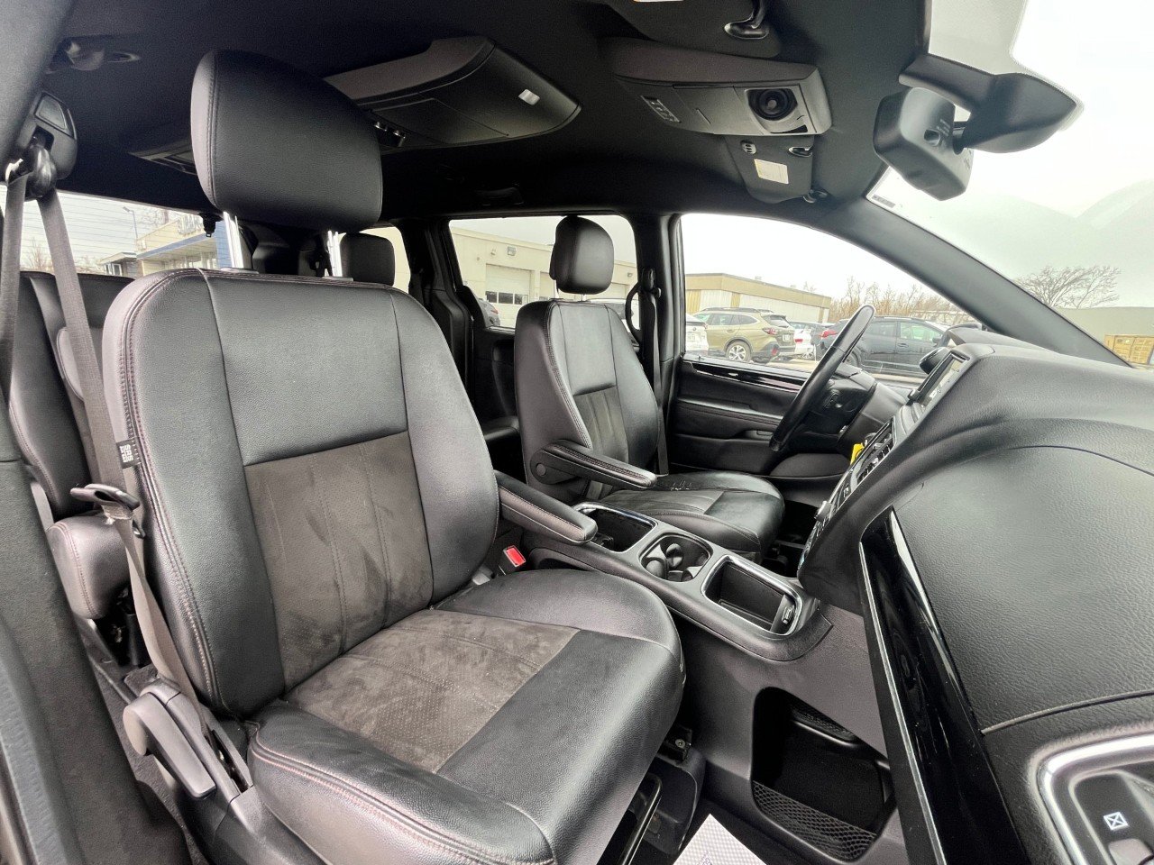 2019 Dodge GRAND CARAVAN 35TH ANNIVERSARY-24