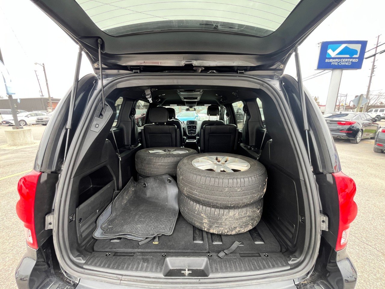 2019 Dodge GRAND CARAVAN 35TH ANNIVERSARY-26
