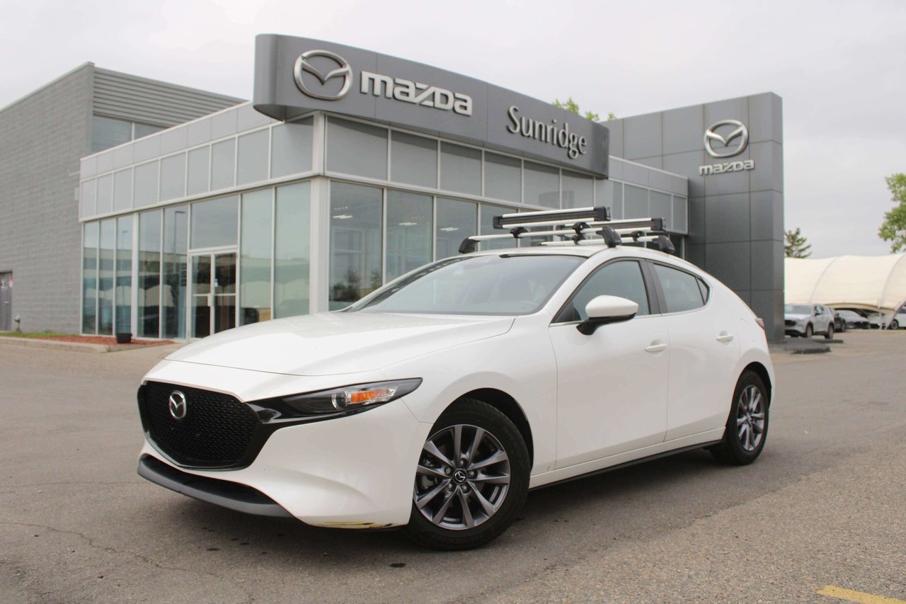 Snowflake White Pearl 2023 Mazda MAZDA3 Sport Hatchback Automatic