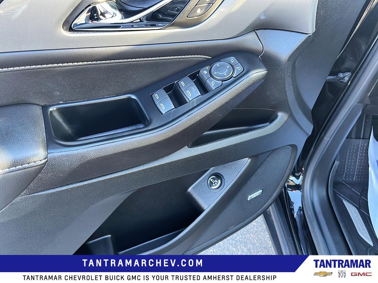 2023 Chevrolet Traverse LT True North-12