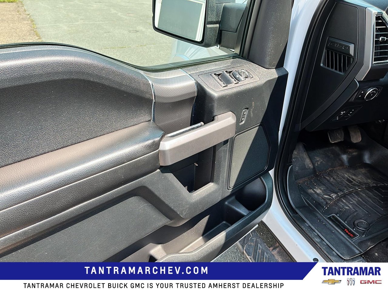 2016 Ford F-150 Lariat-10