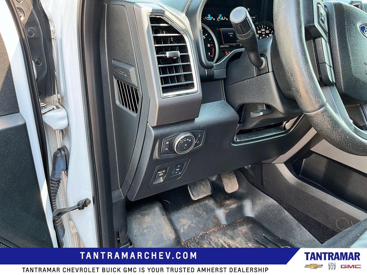 2016 Ford F-150 Lariat-11