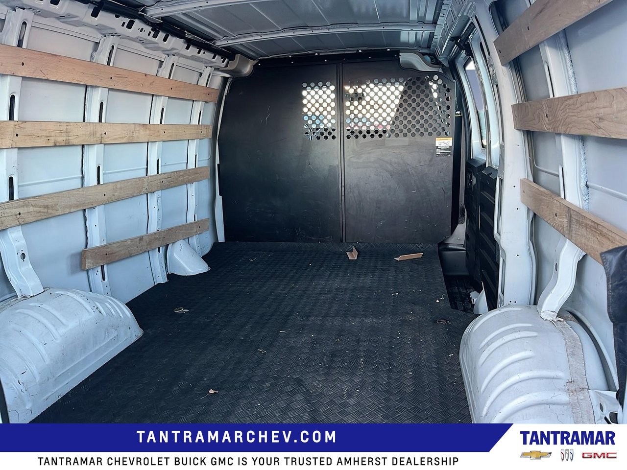 2023 GMC Savana Cargo Van BASE-4