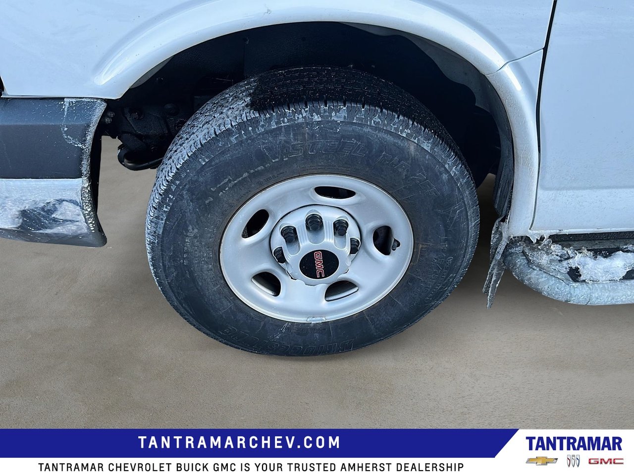 2023 GMC Savana Cargo Van BASE-9