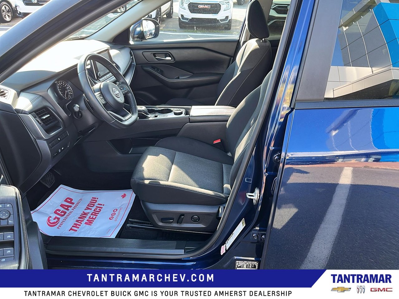 2024 Nissan Rogue SV Moonroof-13