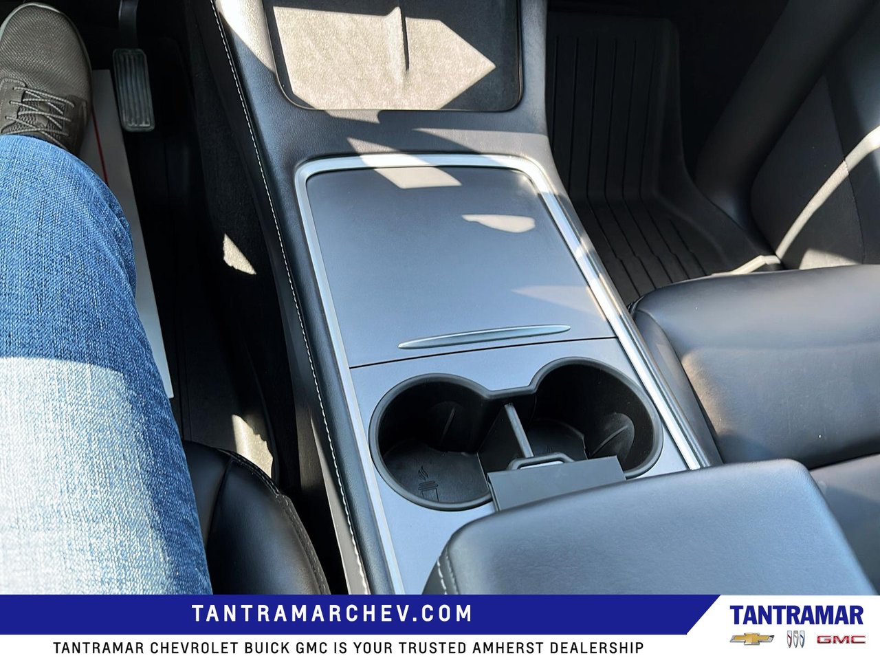 2024 Tesla Model Y Long Range-16
