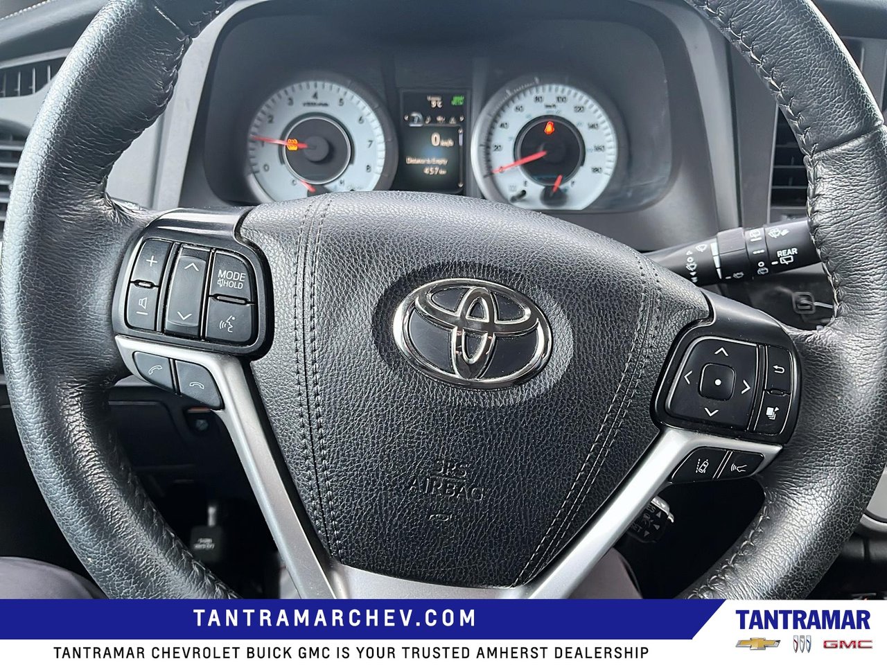 2020 Toyota Sienna SE-15