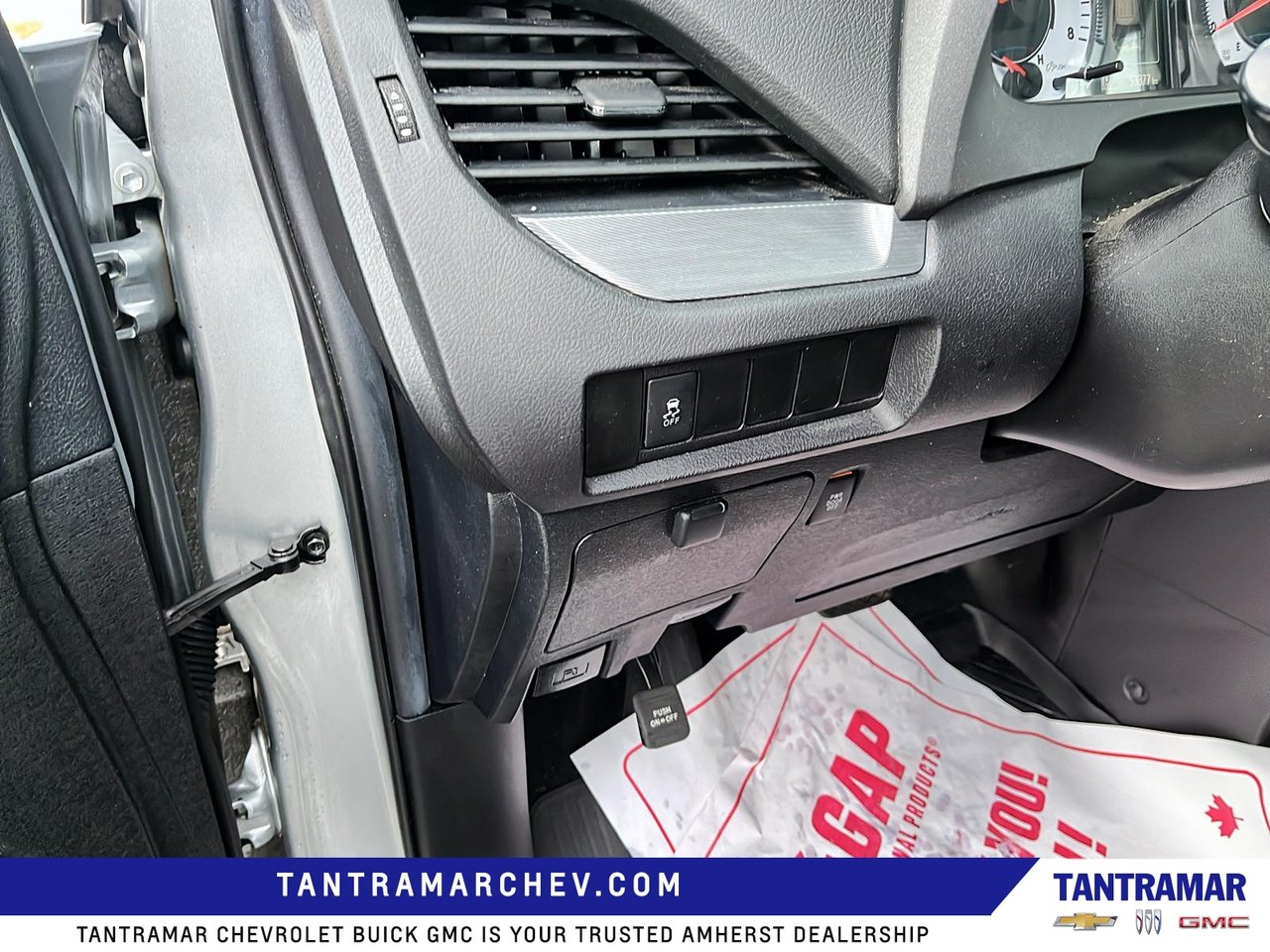 2020 Toyota Sienna SE-12