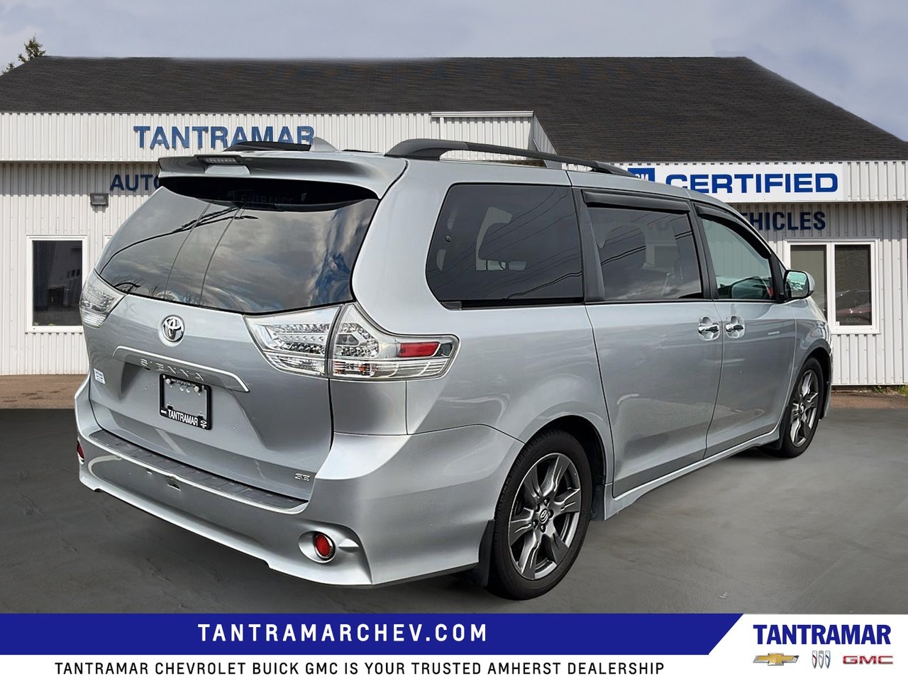 2020 Toyota Sienna SE-4