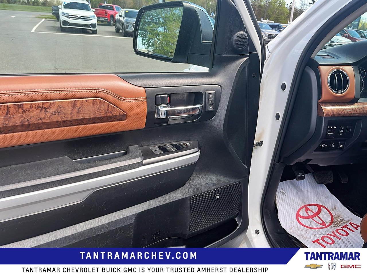 2017 Toyota Tundra Platinum-10