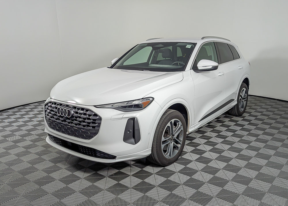 2025 Audi Q5 quattro Premium 40 TFSI