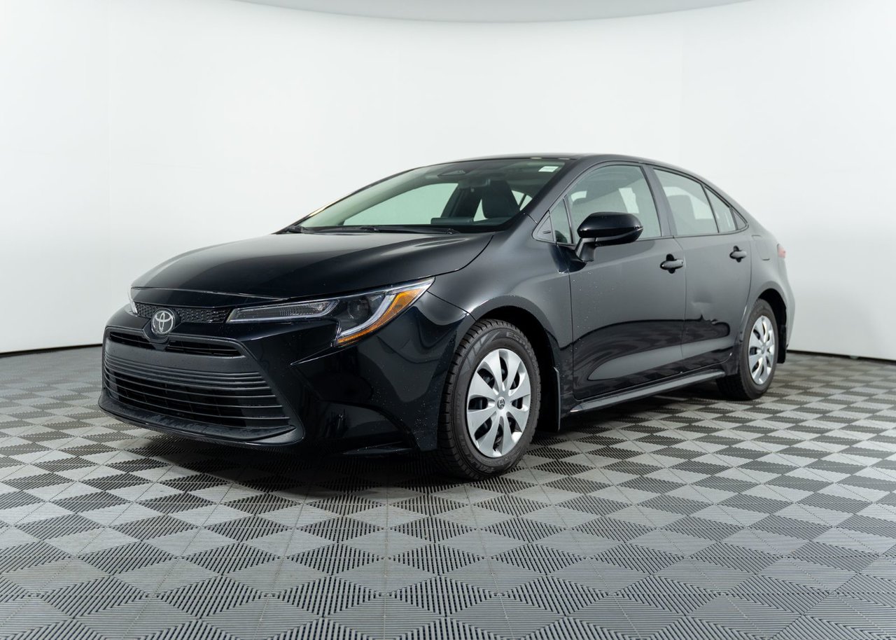 2025 Toyota Corolla LE FWD