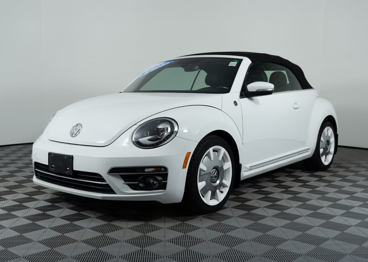 Pure White w/ Black Roof 2019 Volkswagen Beetle Hatchback Automatic
