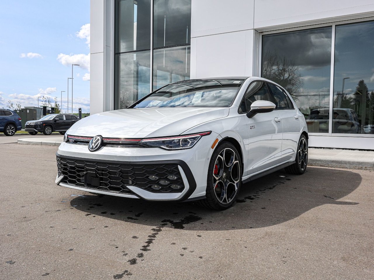 Oryx White Pearl 2026 Volkswagen Golf GTI Hatchback Front-Wheel Drive Automatic