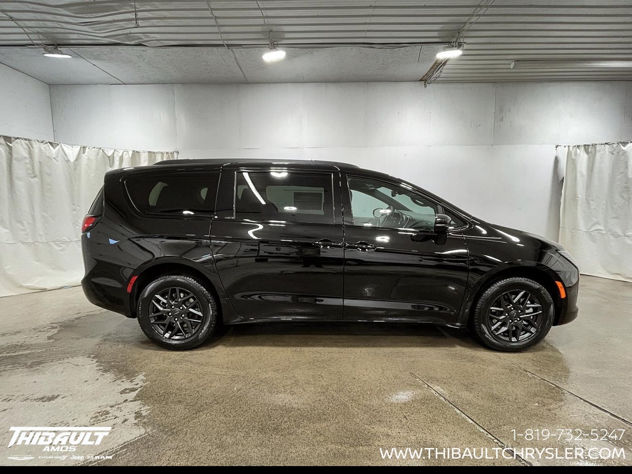 Chrysler Pacifica 2027