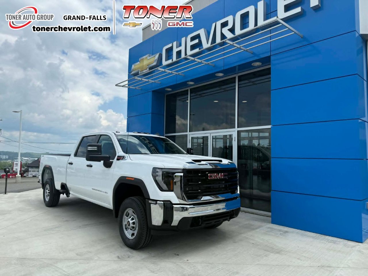 2026 GMC Sierra 2500HD Pro Crew Cab 4WD