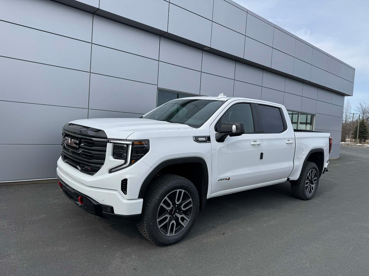 GMC Sierra 1500 AT4 Crew Cab 4WD 2026