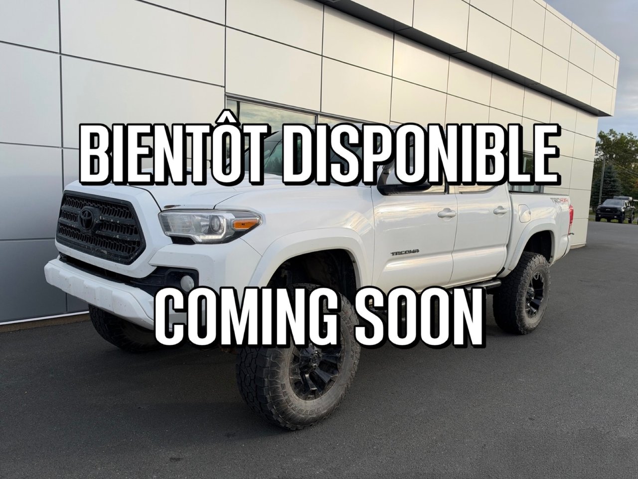 Alpine White 2016 Toyota Tacoma Pickup Truck Four-Wheel Drive Manual