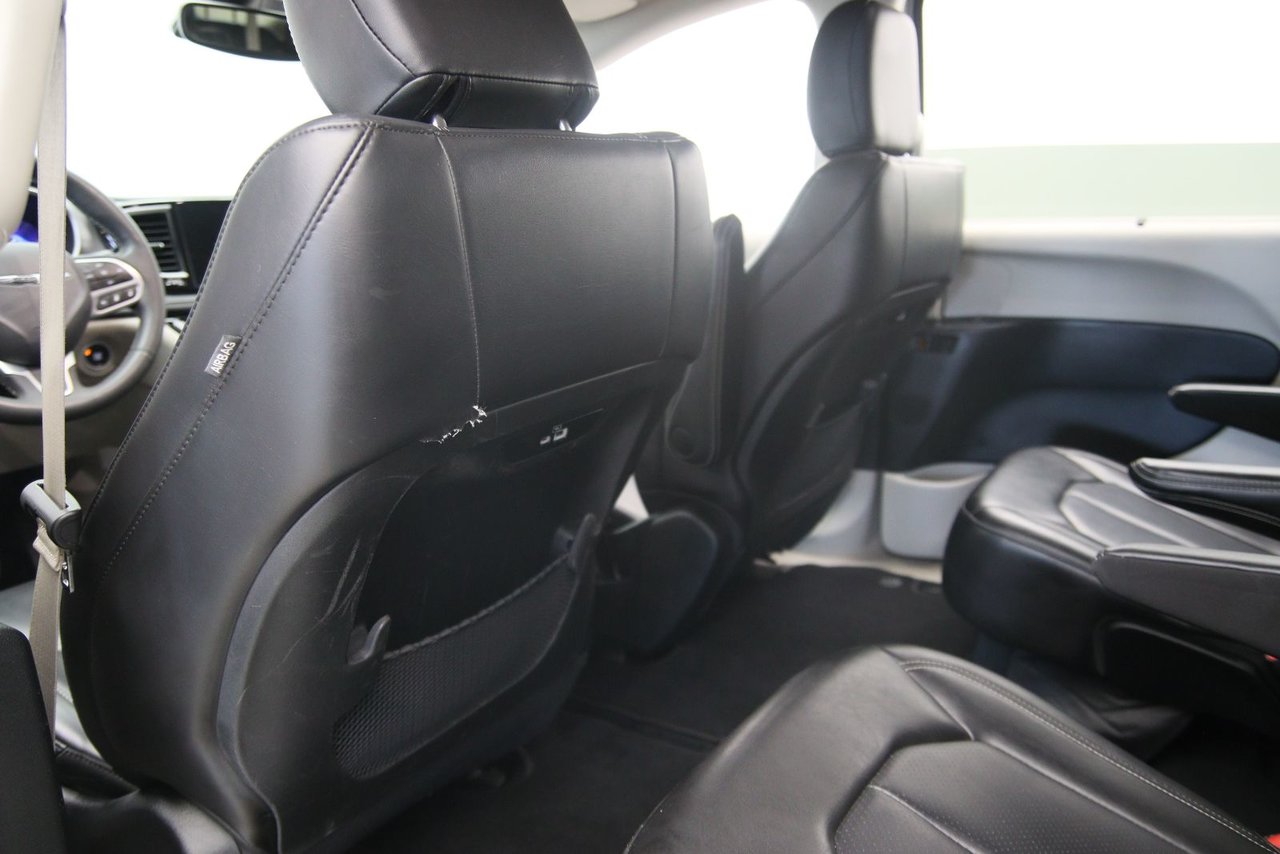 Chrysler Pacifica Touring L 2023-8