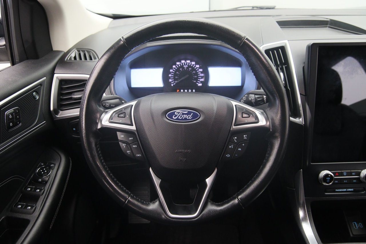 Ford Edge Titanium 2023-10