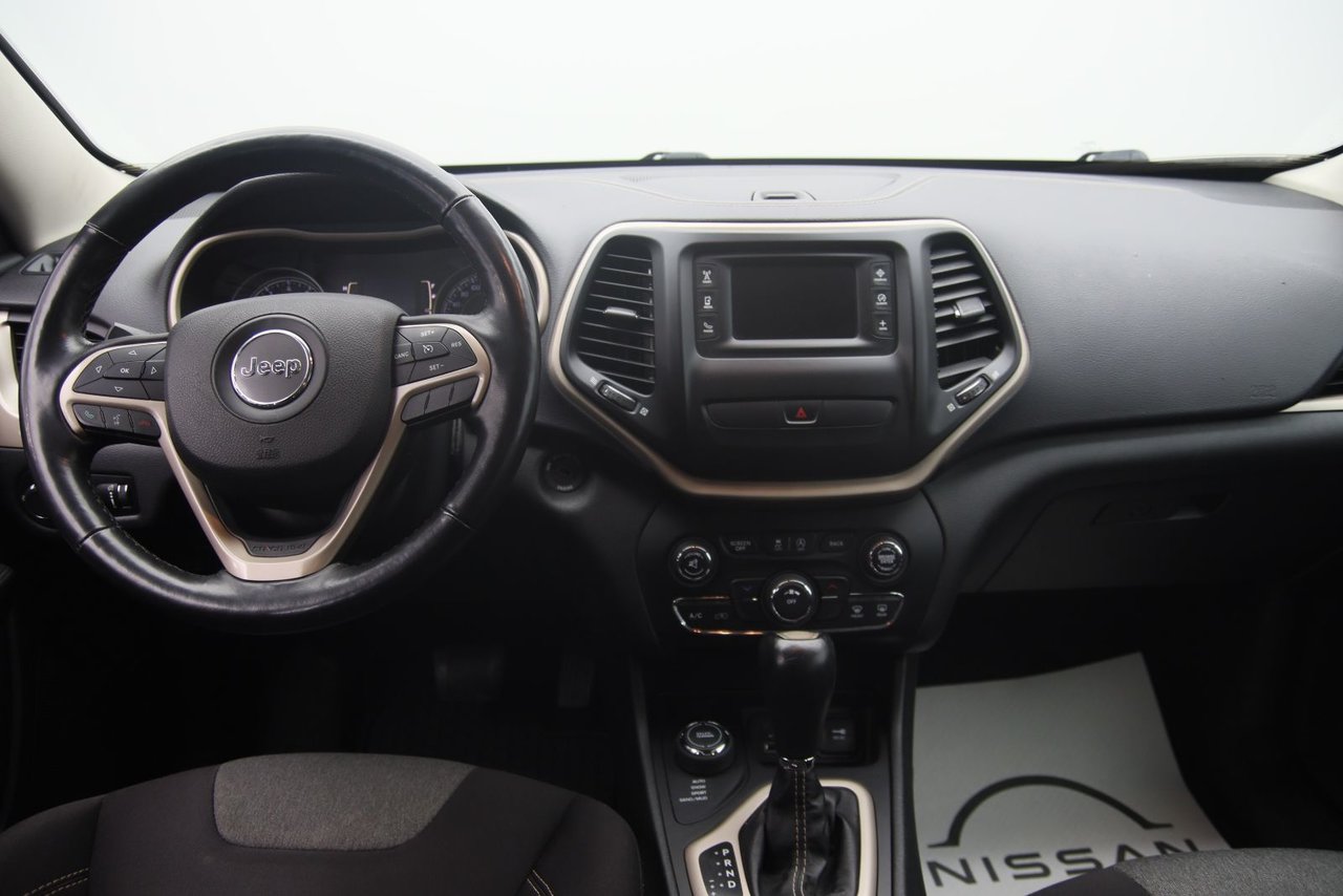 Jeep Cherokee Sport 2015-9