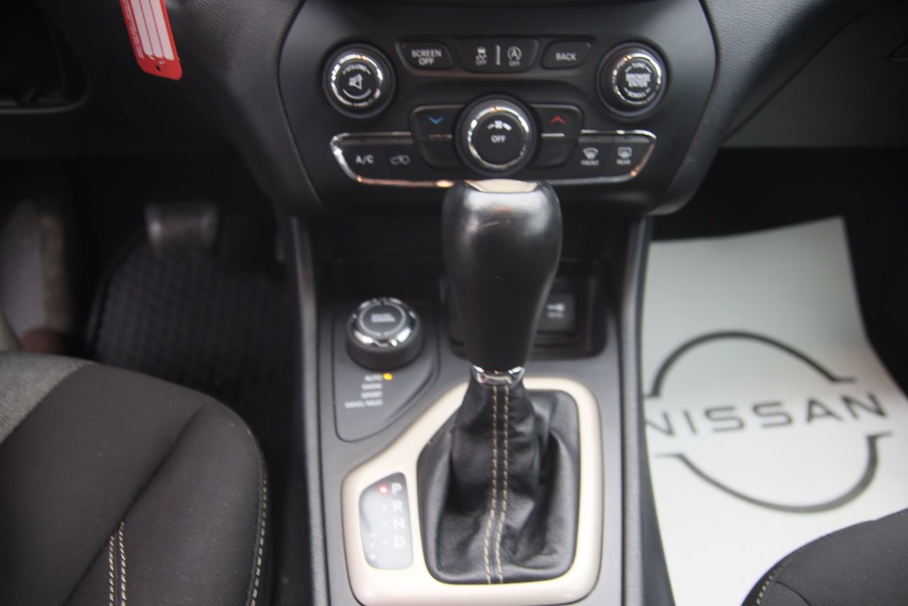 Jeep Cherokee Sport 2015-12