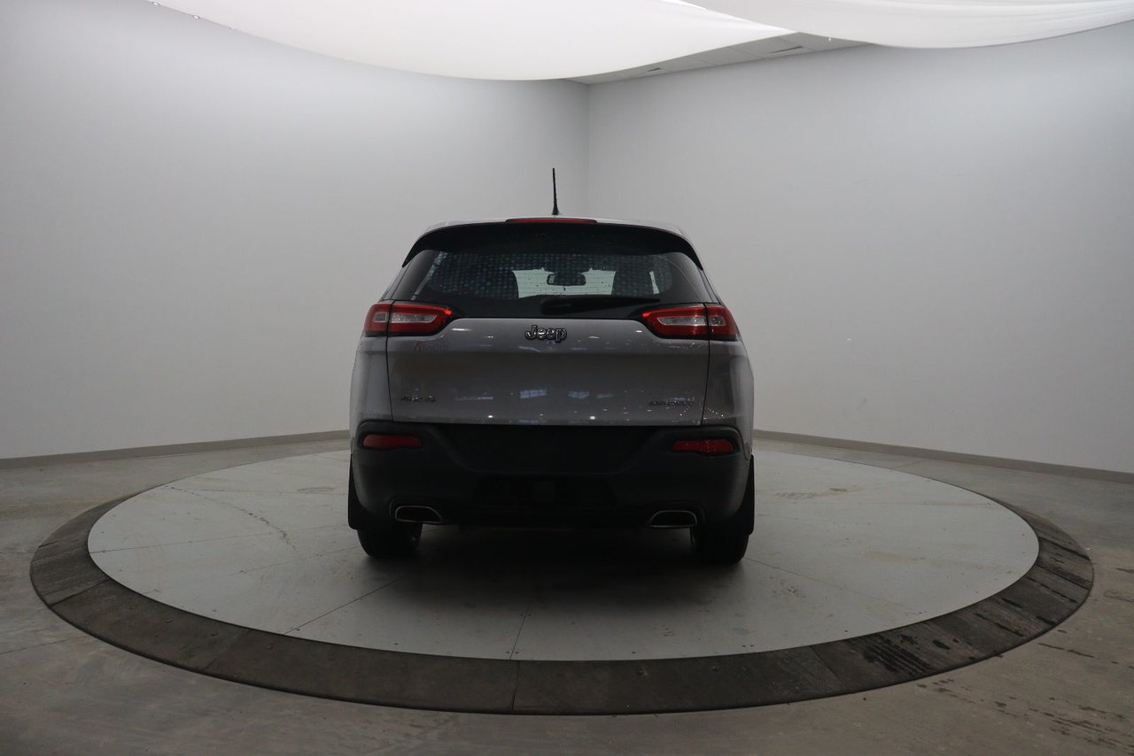 Jeep Cherokee Sport 2015-4
