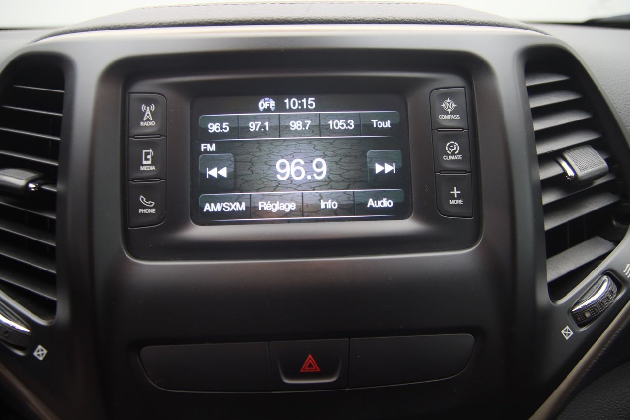 Jeep Cherokee Sport 2015-13