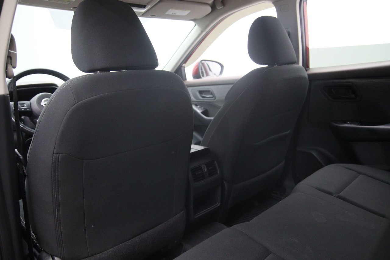 Nissan Rogue S 2023-8