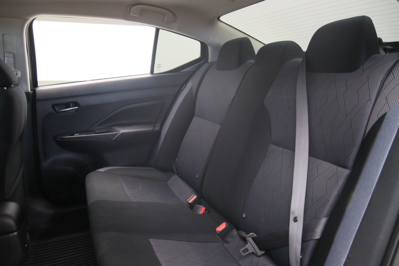 Nissan Versa SV 2024-7