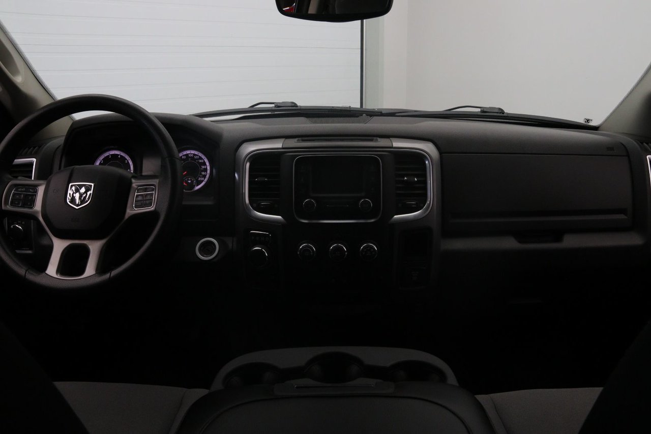 Ram 1500 Classic SLT 2023-9