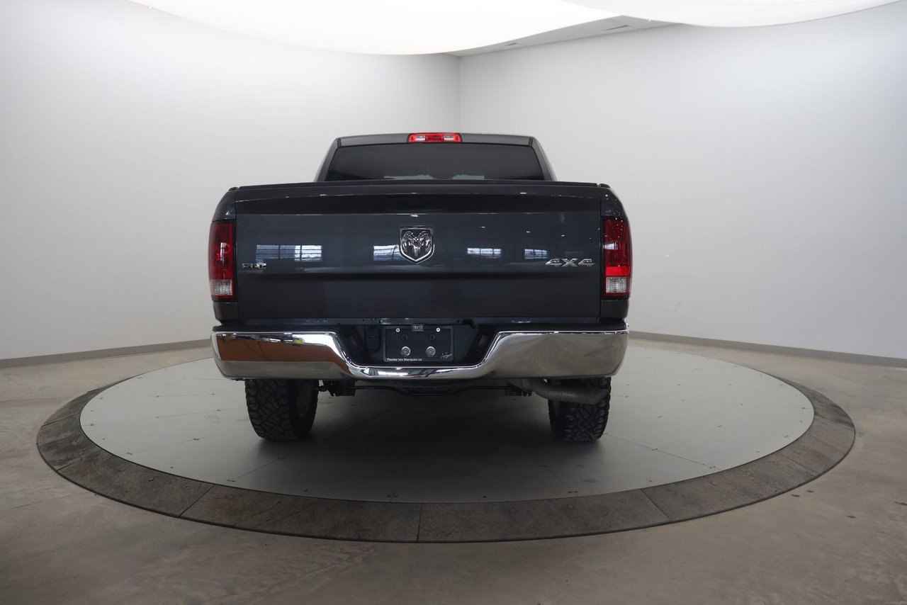 Ram 1500 Classic SLT 2023-4