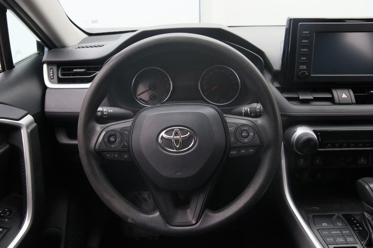 Toyota RAV4 LE 2020-10