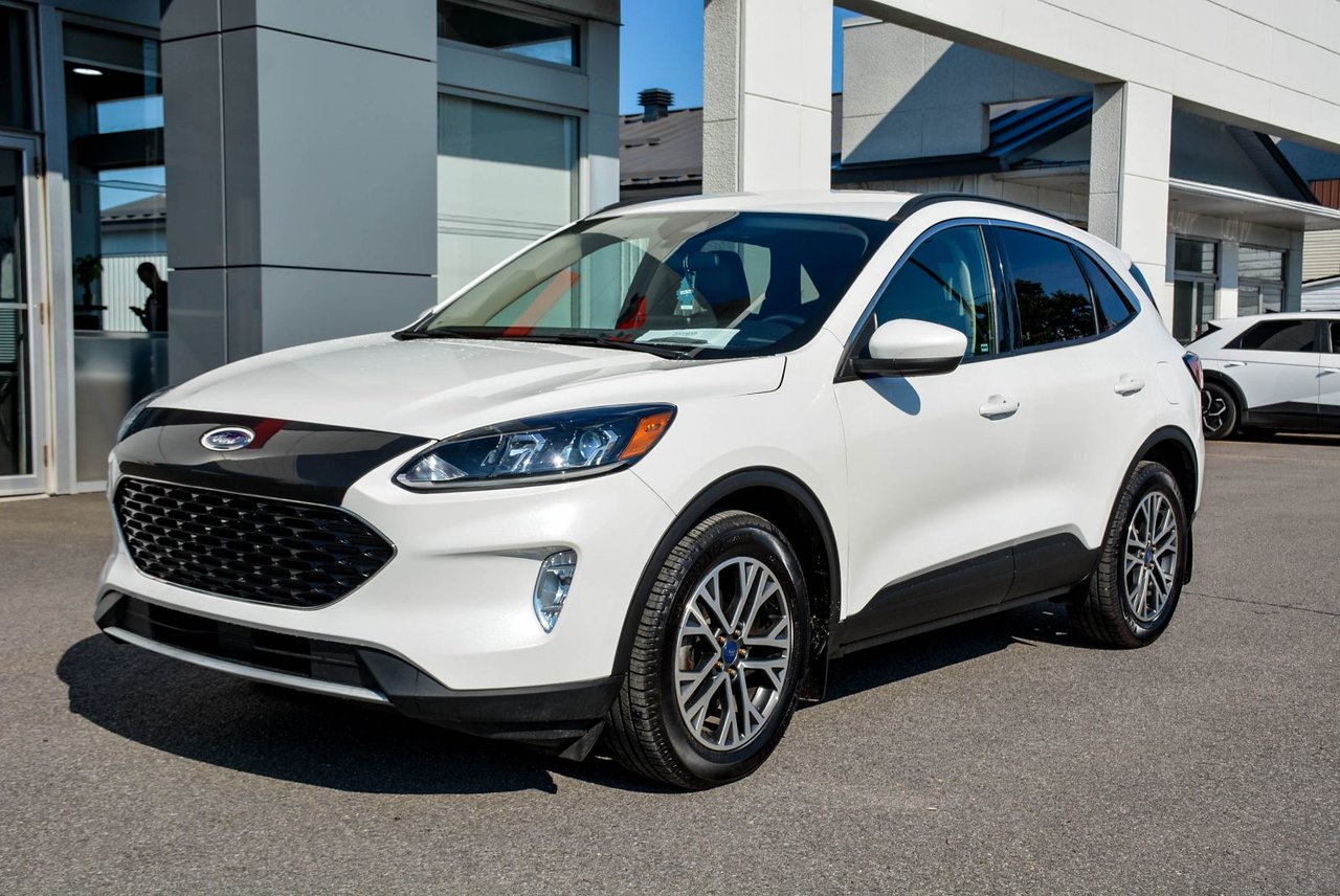White 2020 Ford Escape SUV / Crossover All-Wheel Drive Automatic